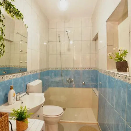 Cozy Detached 7 Guests *